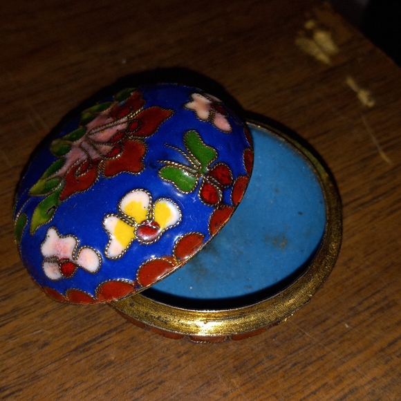 Vintage Cloisomne Butterflys Round Trinket Box - Picture 2 of 9